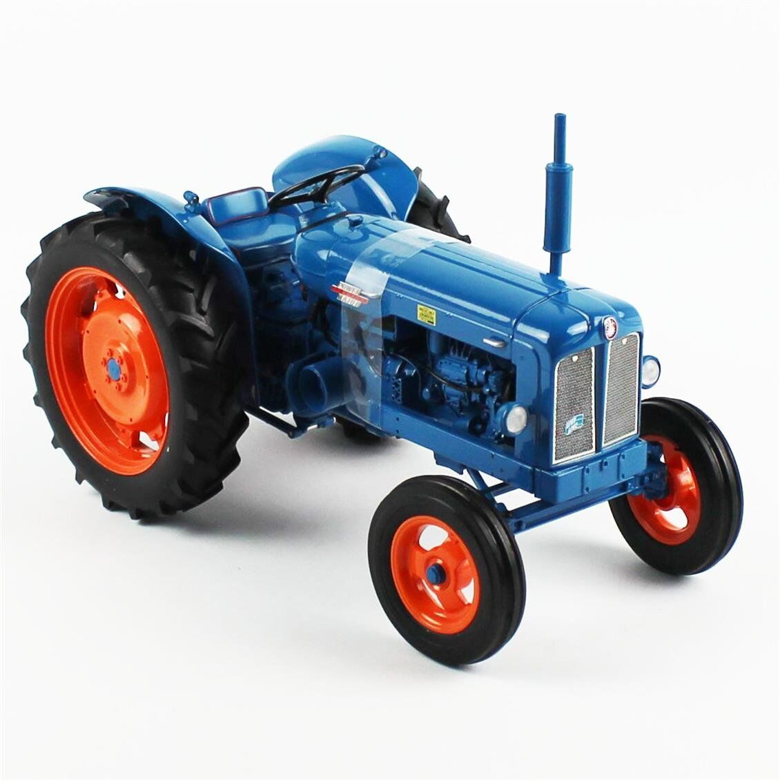Universal Hobbies UH2640 1/16 Ölçek, Fordson Power Major Traktör, Sergilemeye Hazır Tarımsal Makine Modeli