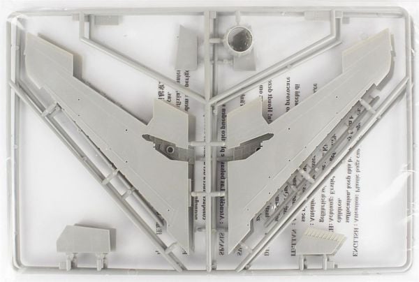 Trumpeter 02838 1/48 Ölçek, F-100C Super Sabre Savaş Uçağı Plastik Model Kiti
