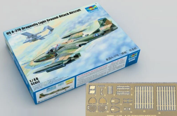 1/48 US A-37B Dragonfly Lişght Ground Attach Aircr