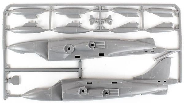 Mistercraft D053 1/72 Ölçek, AV-8B Harrier II Plus Bulldogs Savaş Uçağı, Plastik Model kiti