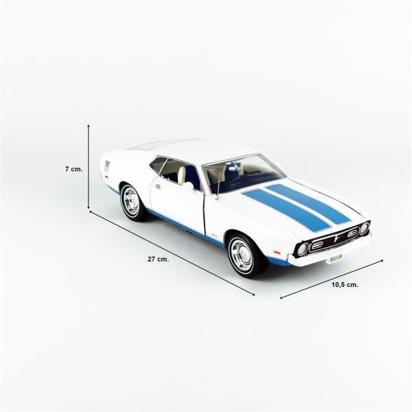 AutoWorld AMM1286 1/18 Ölçek, 1972 Ford Mustang Fastback (Class of 1972), Beyaz, Sergilemeye Hazır Metal Araba Modeli