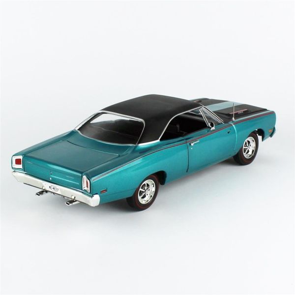 AutoWorld AMM1289 1/18 Ölçek, 1969 Plymouth Road Runner Hardtop (MCACN), Q5 Turquoise, Sergilemeye Hazır Metal Araba Modeli