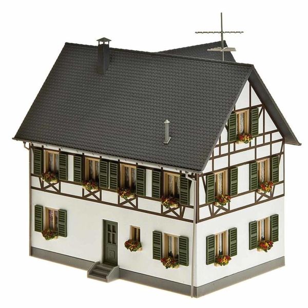 Faller 130259 1/87 Ölçek, Yarı Ahşap İki Katlı Ev, Plastik Model Kiti