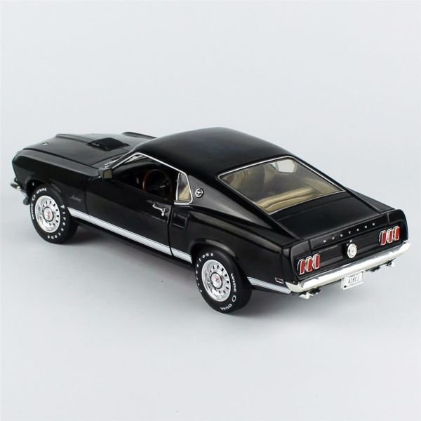 AutoWorld AMM1292 1/18 Ölçek, 1969 Mustang GT 2+2, Raven Black, Sergilemeye Hazır Metal Araba Modeli