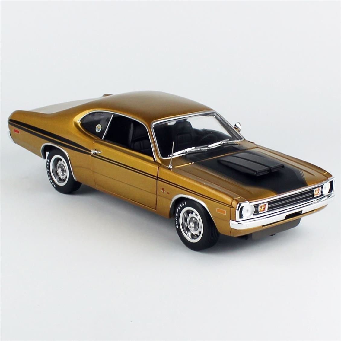 AutoWorld AMM1294 1/18 Ölçek, 1972 Dodge Demon GSS (Mr. Norms), GY8 Gold Metallic, Sergilemeye Hazır Metal Araba Modeli