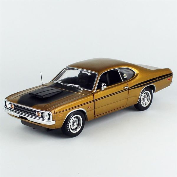AutoWorld AMM1294 1/18 Ölçek, 1972 Dodge Demon GSS (Mr. Norms), GY8 Gold Metallic, Sergilemeye Hazır Metal Araba Modeli