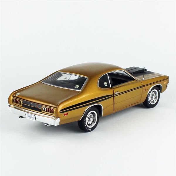 AutoWorld AMM1294 1/18 Ölçek, 1972 Dodge Demon GSS (Mr. Norms), GY8 Gold Metallic, Sergilemeye Hazır Metal Araba Modeli