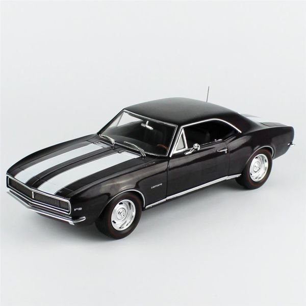 AutoWorld AMM1297 1/18 Ölçek, 1967 Chevrolet Camaro Z/28 RS (MCACN), Royal Plum, Sergilemeye Hazır Metal Araba Modeli