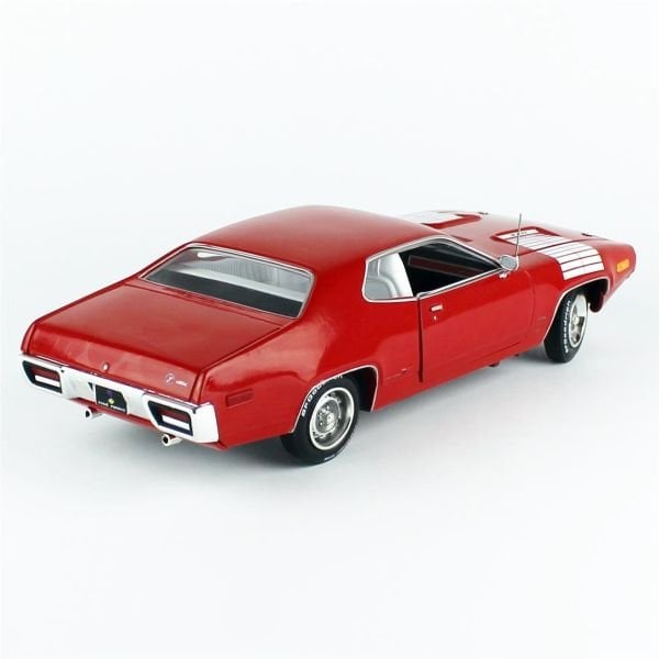 AutoWorld AMM1299 1/18 Ölçek, 1972 Plymouth Road Runner GTX, Red, Sergilemeye Hazır Metal Araba Modeli