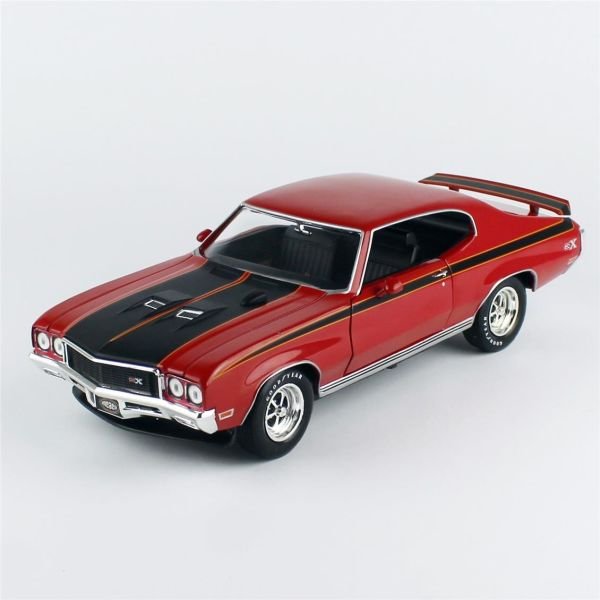 AutoWorld AMM1301 1/18 Ölçek, 1972 Buick GSX (Class of 1972 & MCACN), Fire Red, Sergilemeye Hazır Metal Araba Modeli