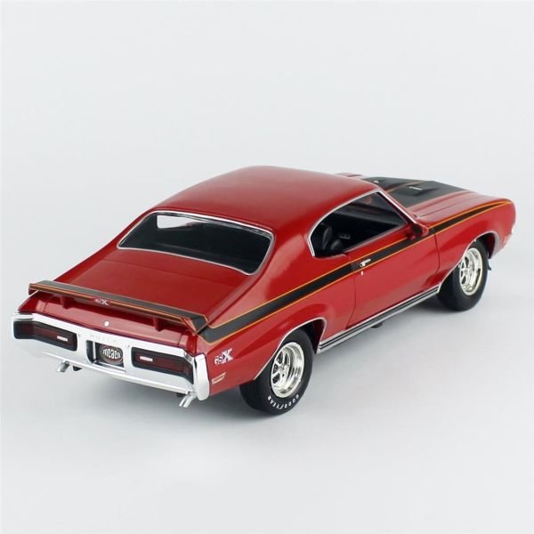 AutoWorld AMM1301 1/18 Ölçek, 1972 Buick GSX (Class of 1972 & MCACN), Fire Red, Sergilemeye Hazır Metal Araba Modeli