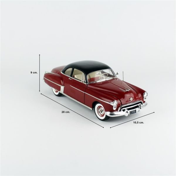 AutoWorld AMM1304 1/18 Ölçek, 1950 Oldsmobile 88 Holiday Coupe, Chariot Red, Sergilemeye Hazır Metal Araba Modeli
