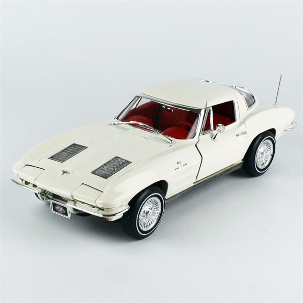 AutoWorld AMM1308 1/18 Ölçek, 1963 Chevrolet Corvette Split Window Coupe (MCACN), Ermine White, Sergilemeye Hazır Metal Araba M
