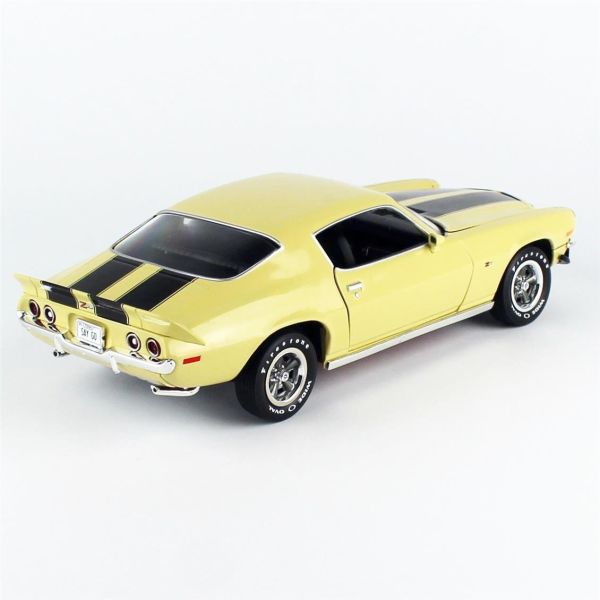AutoWorld AMM1311 1/18 Ölçek, 1972 Chevrolet Camaro Z/28 RS, Cream Yellow, Sergilemeye Hazır Metal Araba Modeli