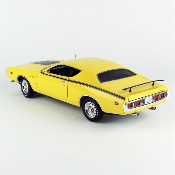 AutoWorld AMM1315 1/18/ Ölçek, 1971 Dodge Charger Super Bee, Sergilemeye Hazır Metal Araba Modeli