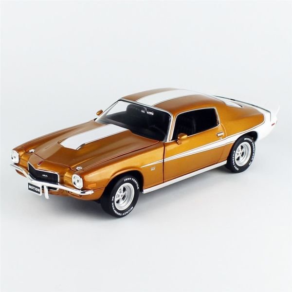 AutoWorld AMM1321 1/18 Ölçek, 1973 Chevy Camaro Baldwin, Motion Class, Sergilemeye Hazır Metal Araba Modeli