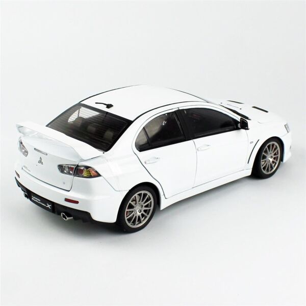 Sunstar 5824 1/18 Ölçek, Mitsubishi Lancer Evolution X, Beyaz, Sergilemeye Hazır Metal Araba Modeli
