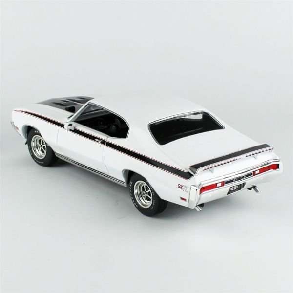 AutoWorld AMM1322 1/18 Ölçek, 1970 Buick Hardtop GSX (MCACN), Apollo White, Sergilemeye Hazır Metal Araba Modeli