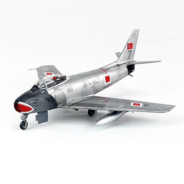 QD165 1/48 Ölçek, F-86E Sabre (Eskişehir Filo) Sergilemeye Hazır Plastik Savaş Uçağı Modeli
