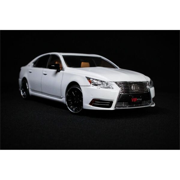Fujimi ID-97 03925 1/24 Ölçek, Lexus IS600HL 2013, Otomobil Plastik Model Kiti