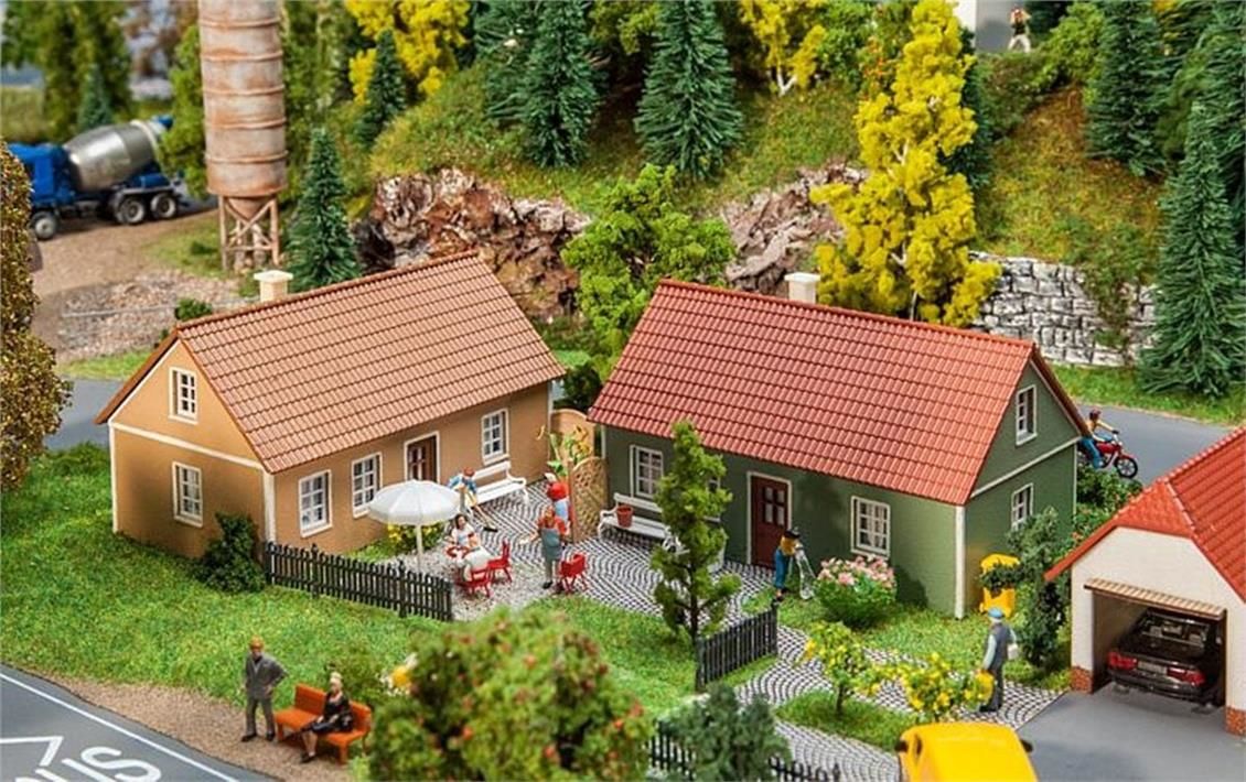 Faller 130607 1/87 Ölçek, Köy Evleri ( 2 Adet ), Plastik Model Kiti