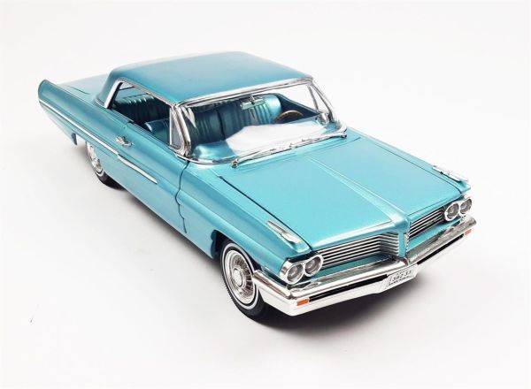AutoWorld AMM1212 1/18 Ölçek, 1962 Pontiac Royal Bobcat Catalina, Aquamarine, Sergilemeye Hazır Metal Araba Modeli