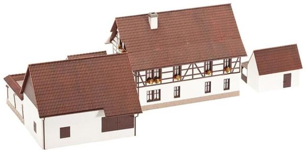 Faller 130372 1/87 Ölçek, Avlulu Çiftlik Evi ve Müştemilatı, Plastik Model Kiti