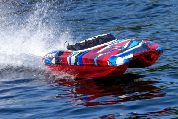 Traxxas DCB M41 Brushless Catamaran Yarış Teknesi TSM TQi