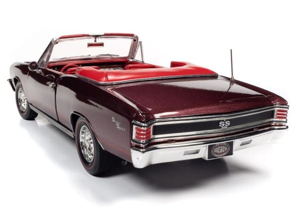 AutoWorld AMM1244 1/18 Ölçek, 1967 Chevy Chevelle SS 396 Convertible (MCACN), Madiera Maroon, Sergilemeye Hazır Metal Araba Mod