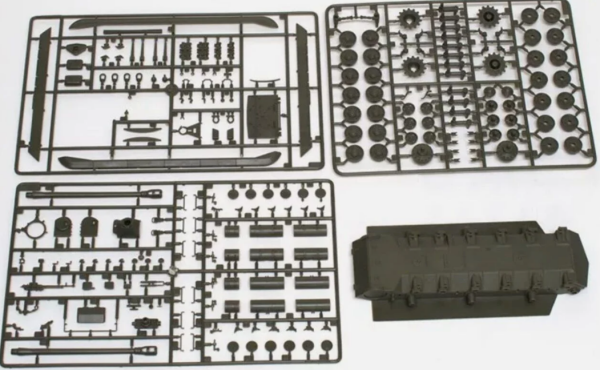 1/35 Armoured RussianHeavy Tank IS-3M