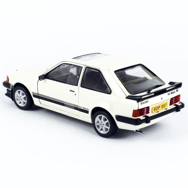 Sunstar 4997R 1/18 Ölçek, 1984 Ford Escort RS1600i, Diamond White (RHD), Sergilemeye Hazır Metal Ralli Araba Modeli