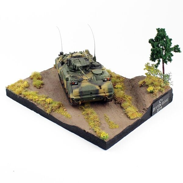 QD289 1/35 Ölçek,  ZMA (Zeytin Dalı Operasyonu)  Dioramalı Sergilemeye Hazır Plastik  Model