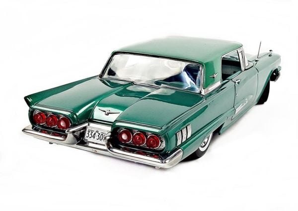 Sunstar 4309 1/18 Ölçek, 1960 Ford Thunderbird, Hard Top, Yeşil, Sergilemeye Hazır Metal Araba Modeli