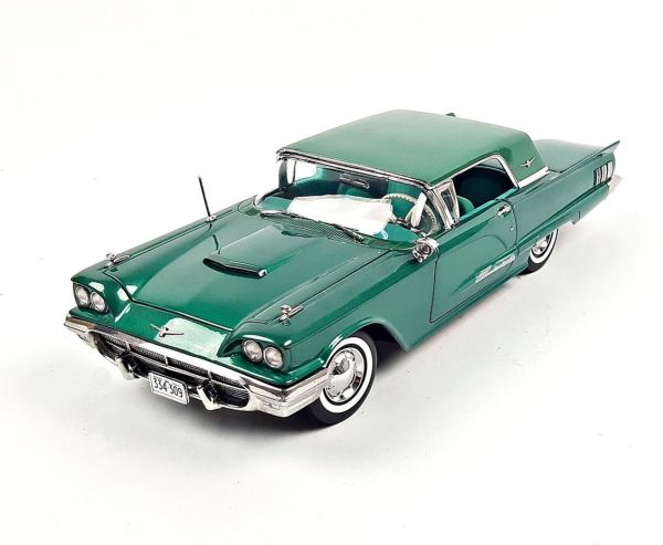 Sunstar 4309 1/18 Ölçek, 1960 Ford Thunderbird, Hard Top, Yeşil, Sergilemeye Hazır Metal Araba Modeli