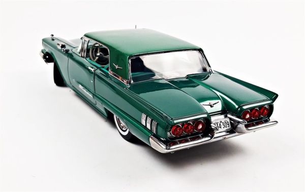 Sunstar 4309 1/18 Ölçek, 1960 Ford Thunderbird, Hard Top, Yeşil, Sergilemeye Hazır Metal Araba Modeli