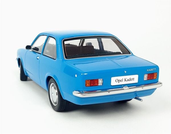 KKscale 180011 1/18 Ölçek, Opel Kadett C Sedan (Sealed Body Series), Mavi, Sergilemeye Hazır Metal Araba Modeli