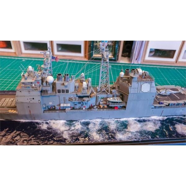 Dragon 1003 1/350 Ölçek, USS Ticonderoga CG-47 Güdümlü Füze Kruvazörü Plastik Model Kiti