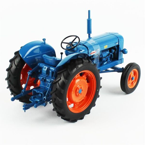 Universal Hobbies UH2640 1/16 Ölçek, Fordson Power Major Traktör, Sergilemeye Hazır Tarımsal Makine Modeli