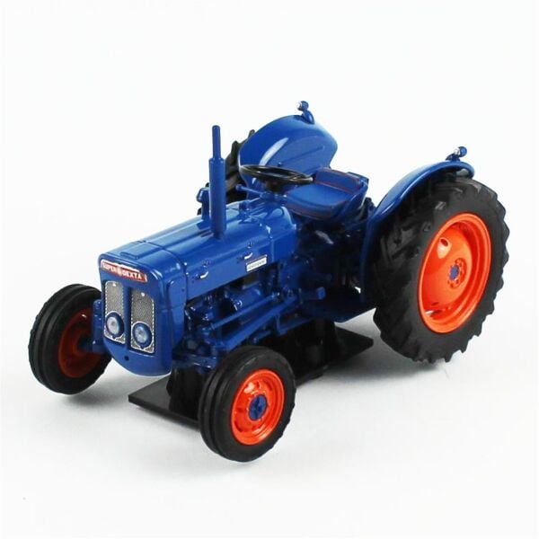 Universal Hobbies UH6273 1/32 Ölçek, Fordson Super Dexta (1962) Traktör, Sergilemeye Hazır Tarımsal Makine Modeli