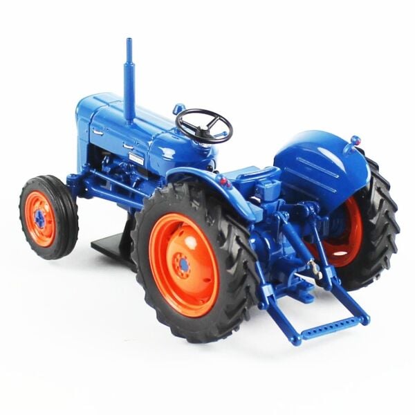 Universal Hobbies UH6273 1/32 Ölçek, Fordson Super Dexta (1962) Traktör, Sergilemeye Hazır Tarımsal Makine Modeli