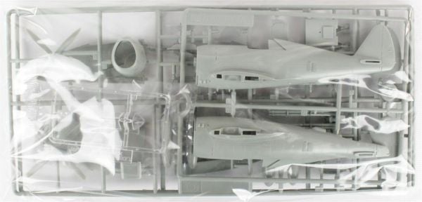 Academy 12492 1/72 Ölçek, P-47D Thunderbolt (Razor Back) Savaş Uçağı, Plastik Model kiti