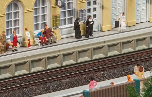 Faller 120100 1/87 Ölçek, Modern Platform ( C Track için ), Plastik Model Kiti