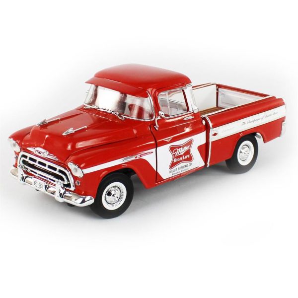 AutoWorld AW287 1/18 Ölçek, 1957 Chevy Cameo Pickup / Miller High Life, Red & White, Sergilemeye Hazır Metal Araba Modeli
