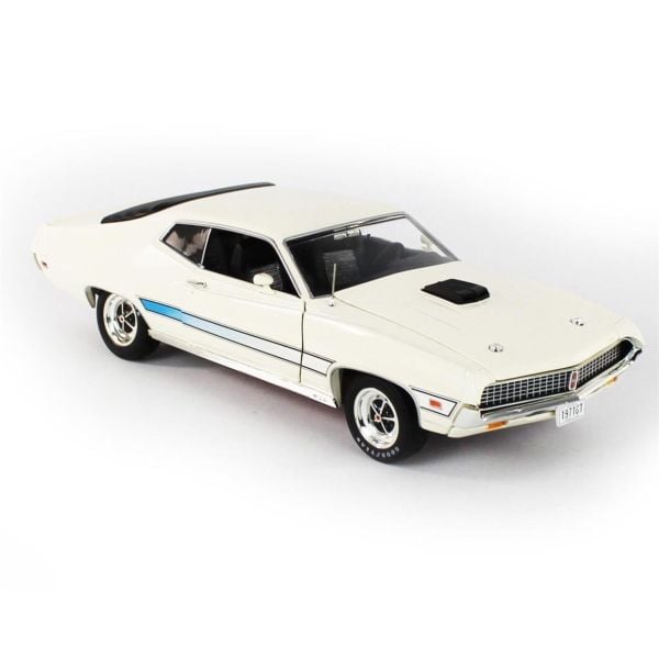 AutoWorld AMM1256 1/18 Ölçek, 1971 Ford Torino (Class of 1971), Wimbleton White, Sergilemeye Hazır Metal Araba Modeli
