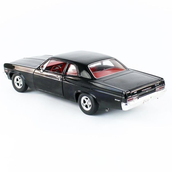 Autoworld AMM1259 1/18 Ölçek, 1966 Chevy Biscayne Nickey, Black, Sergilemeye Hazır Metal Araba Maketi