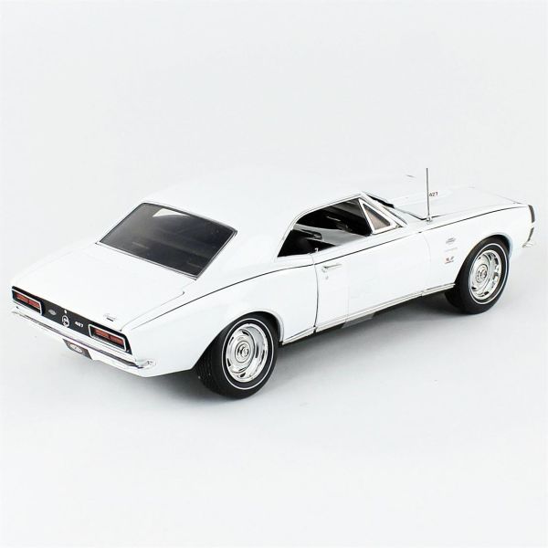 Autoworld AMM1261 1/18 Ölçek, 1967 Chevy Camaro HT MCACN, White, Sergilemeye Hazır Metal Araba Maketi