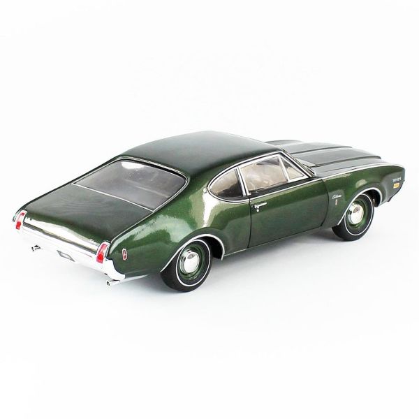 Autoworld AMM1271 1/18 Ölçek, 1969 Olds Cutlass W31 MCACN, Glade Green, Sergilemeye Hazır Metal Araba Maketi