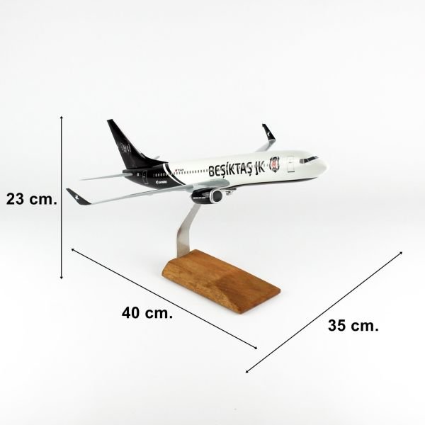 THY062 1/100 Ölçek, THY Beşiktaş CORENDON Logolu B737-800 Yolcu Uçağı, Sergilemeye Hazır Ahşap Standlı Model