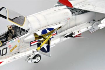 1/32 F8J Crusader