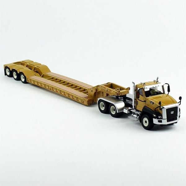 Diecast Masters 85503 1/50 Ölçek, Cat CT660 Kabinli Çekici ve XL120 HDG Düşük Dorse, Sergilemeye Hazır Metal İş Makinası Modeli